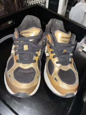 New Balance Gold and Black Athletic Sneakers Size 5.5 Kids